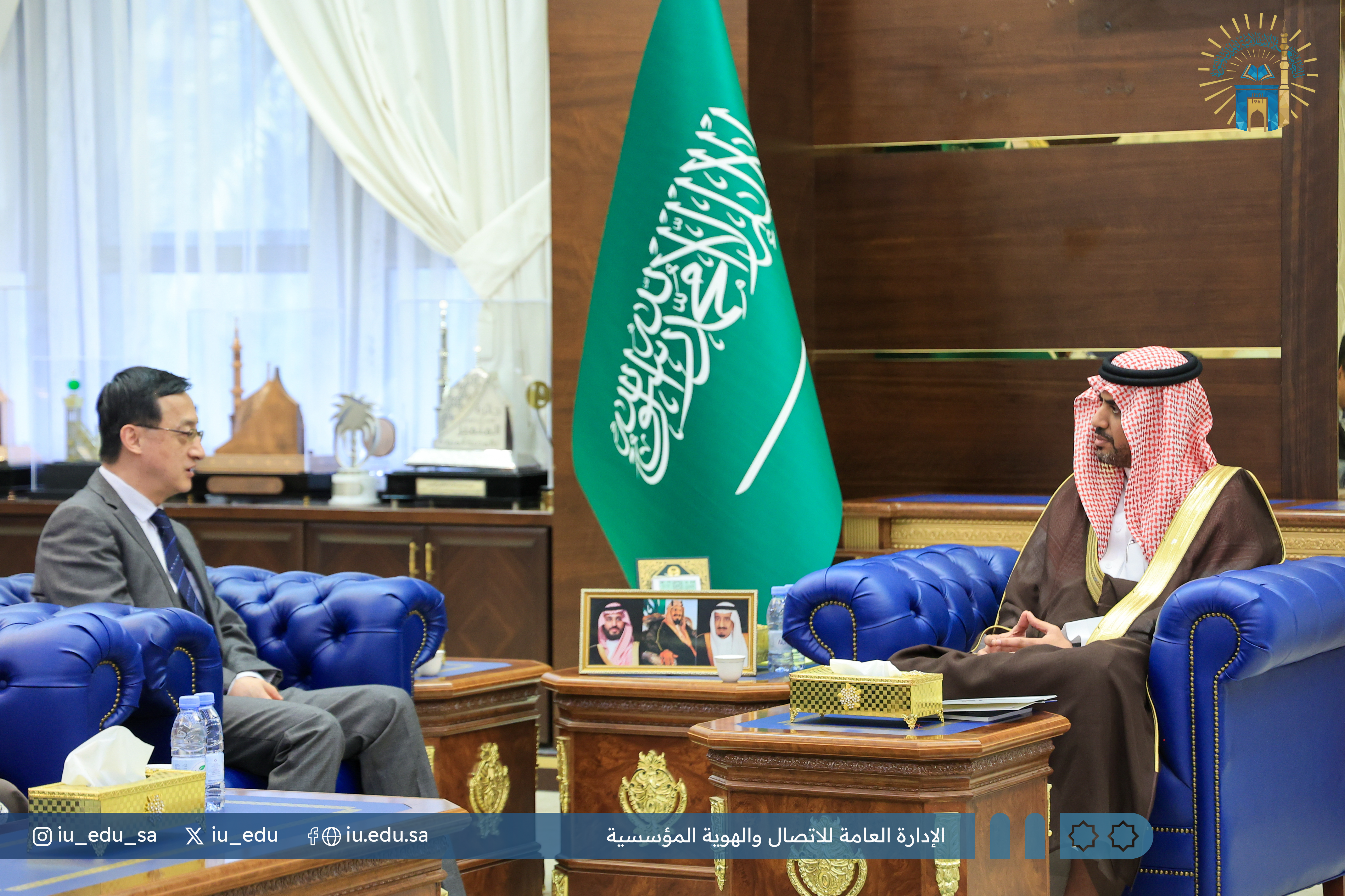 رئيس الجامعة الإسلامية د. صالح بن علي العقلا، يستقبل القنصل العام لجمهورية الصين الشعبية وانغ تشيمين.